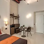 Residenze Piazza Dante Pensión 3*