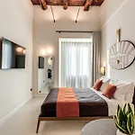 Residenze Piazza Dante Pensión 3*