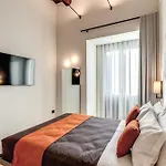 Residenze Piazza Dante Pensión Nápoles