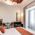 Residenze Piazza Dante Pensión 3*