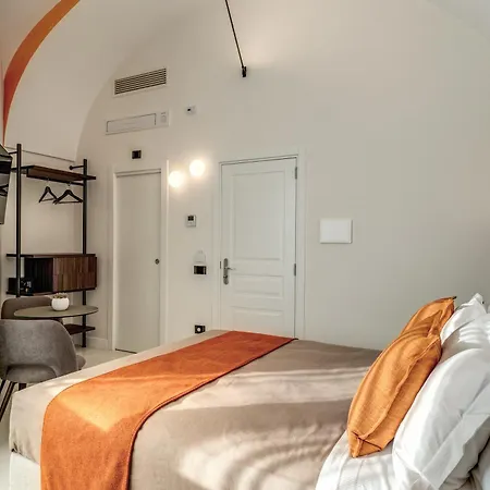 Πανσιόν Residenze Piazza Dante 3*