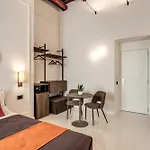 بيت ضيافة Residenze Piazza Dante نابولي