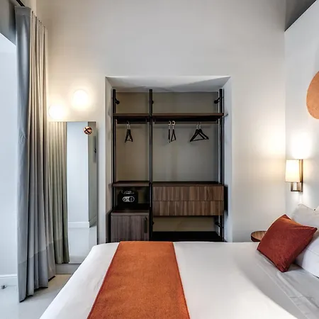 بيت ضيافة Residenze Piazza Dante 3*